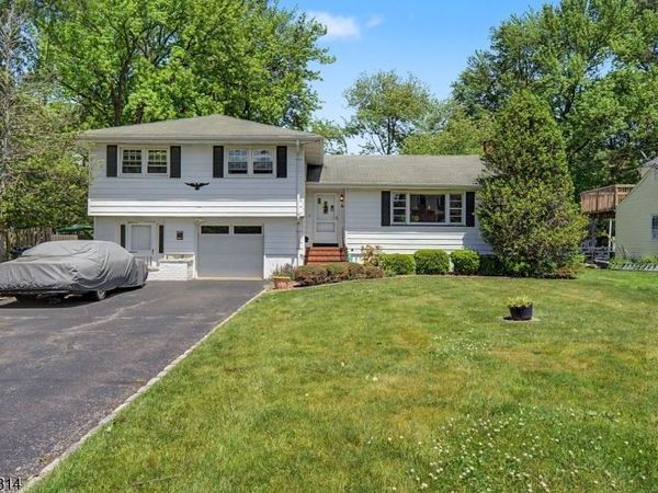 6 Hilltop Ave, Clark, NJ 07066