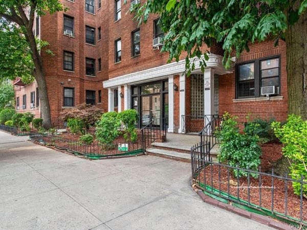 100-10 67th Rd , Unit 6L, Forest Hills, NY 11375
