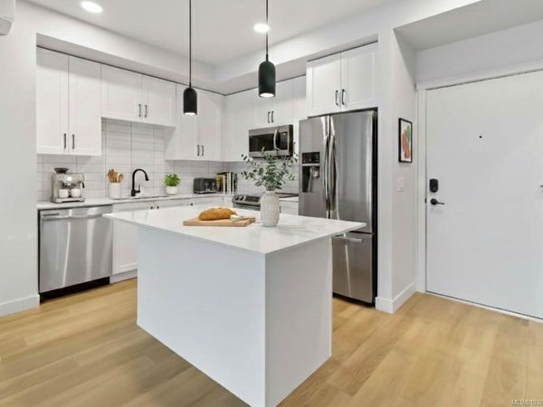 2469 Gateway Rd , Unit #206, Langford, BC V9B 6R7