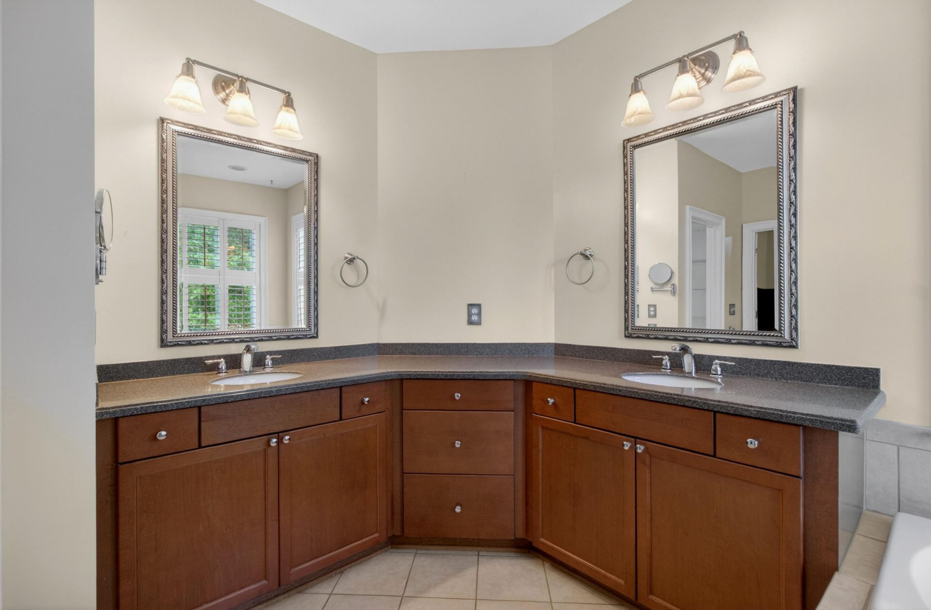 120 Westoe Street Photo 27