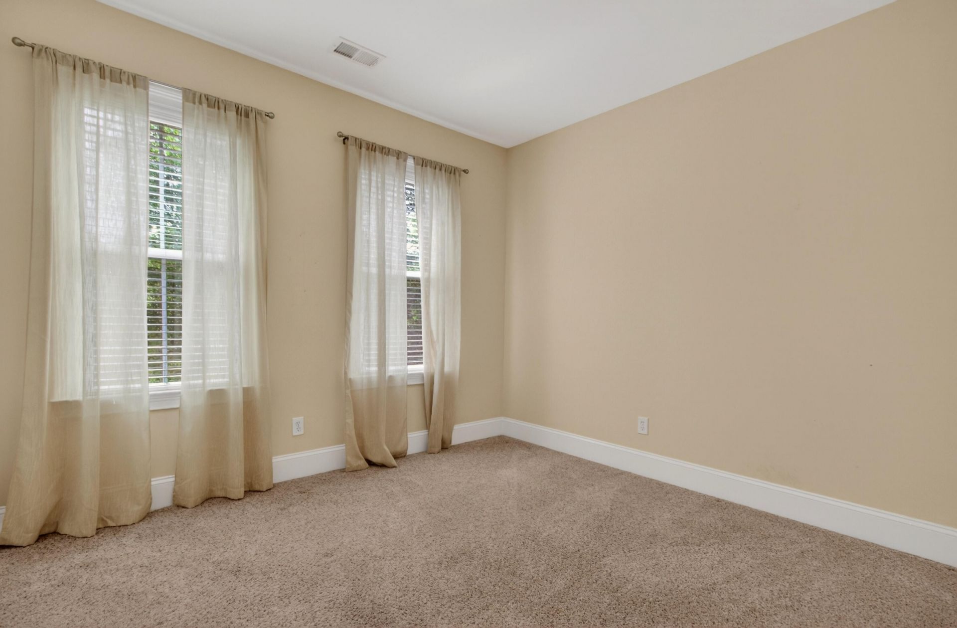 120 Westoe Street Photo 31
