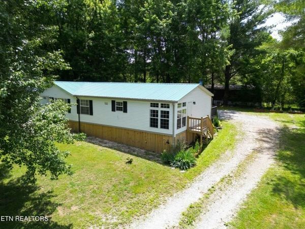 419 Tulip Ave, Jamestown, TN 38556