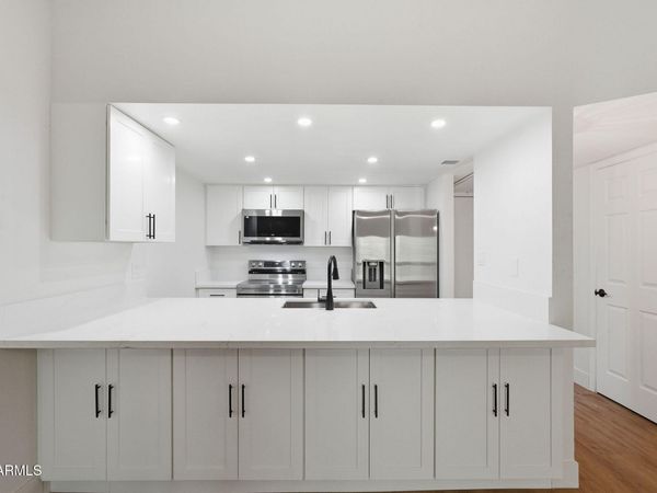 2515 N 52ND Street, Unit 207, Phoenix, AZ 85008