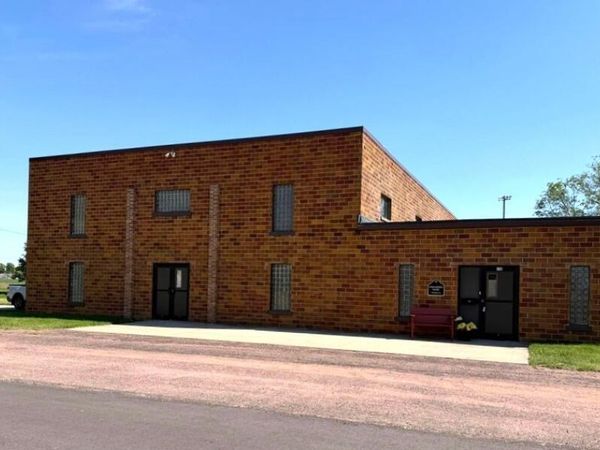 139 W First St, Dimock, SD 57331