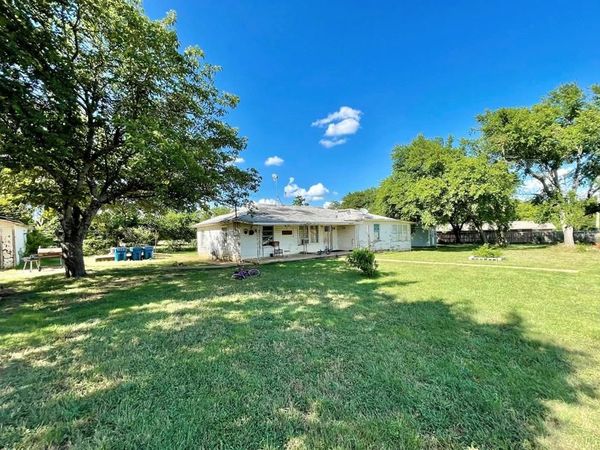 514 W Roosevelt Avenue, Whitney, TX 76692