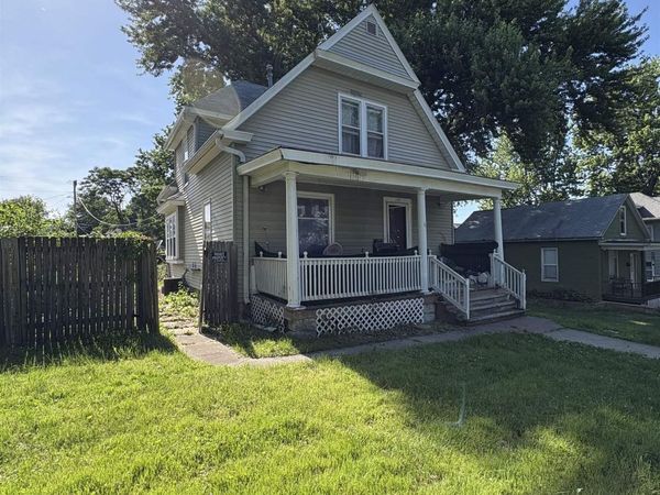 119 S Garfield Street, Burlington, IA 52601