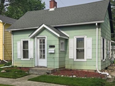 1122 N Madison Street, Lapeer, MI 48446