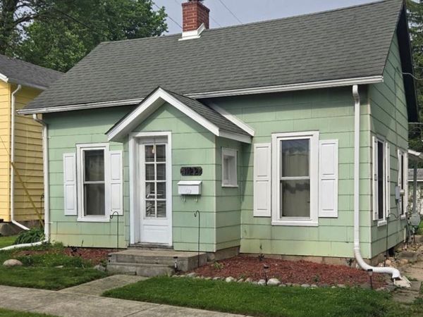 1122 N Madison Street, Lapeer, MI 48446