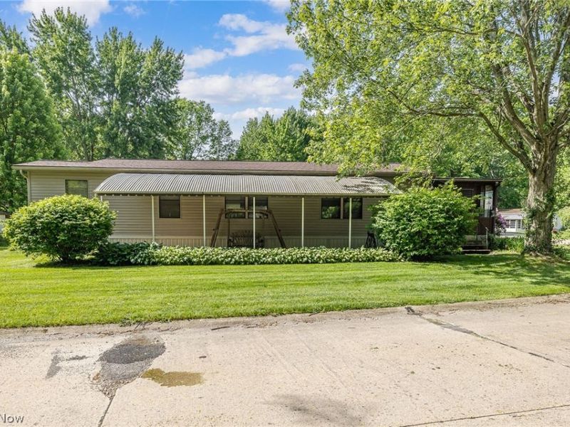 4 Overland Drive, Olmsted Township, OH 44138 Photo 2