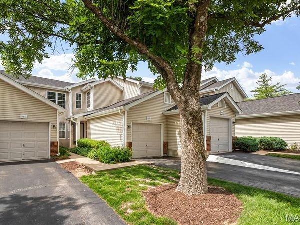 605 Pine Ridge Trails Court, Unit B, Ballwin, MO 63021