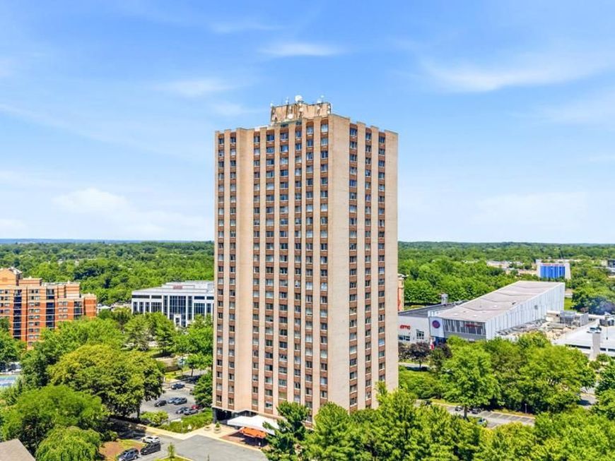 9701 Fields Road, Unit 1008, Gaithersburg, MD 20878 Main Photo