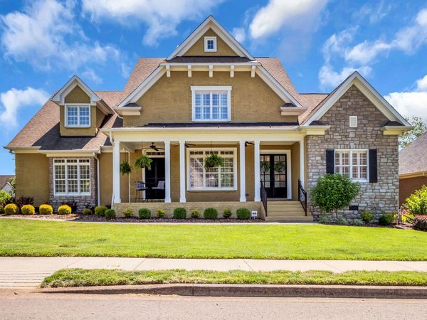 1011 Harlequin Blvd, Hendersonville, TN 37075
