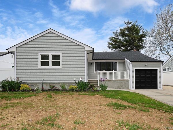 224 Hungry Harbor Road , Valley Stream, NY 11581
