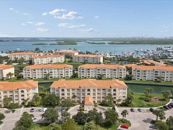 19 W Harbour Isle Dr Drive W, Unit 202, Fort Pierce, FL 34949