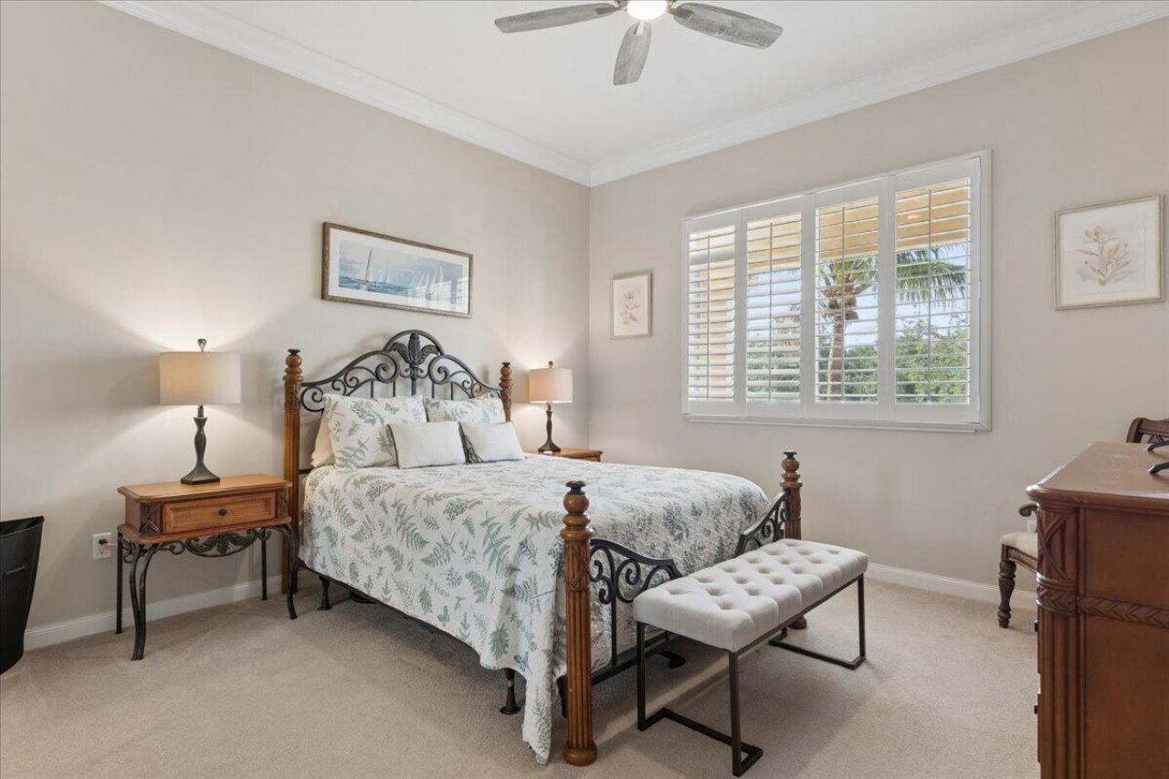 19 W Harbour Isle Dr Drive W, Unit 202, Fort Pierce, FL 34949 Photo