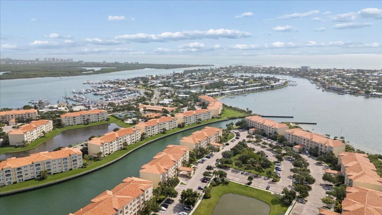 19 W Harbour Isle Dr Drive W, Unit 202, Fort Pierce, FL 34949 Photo