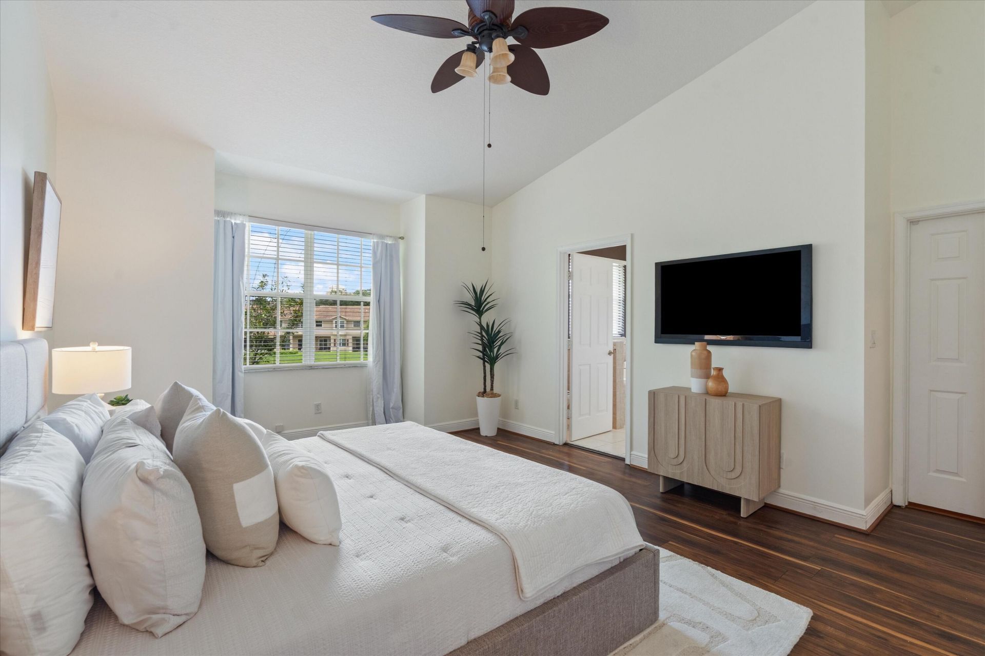 3505 Lakeside Drive, Davie, FL 33328 Photo