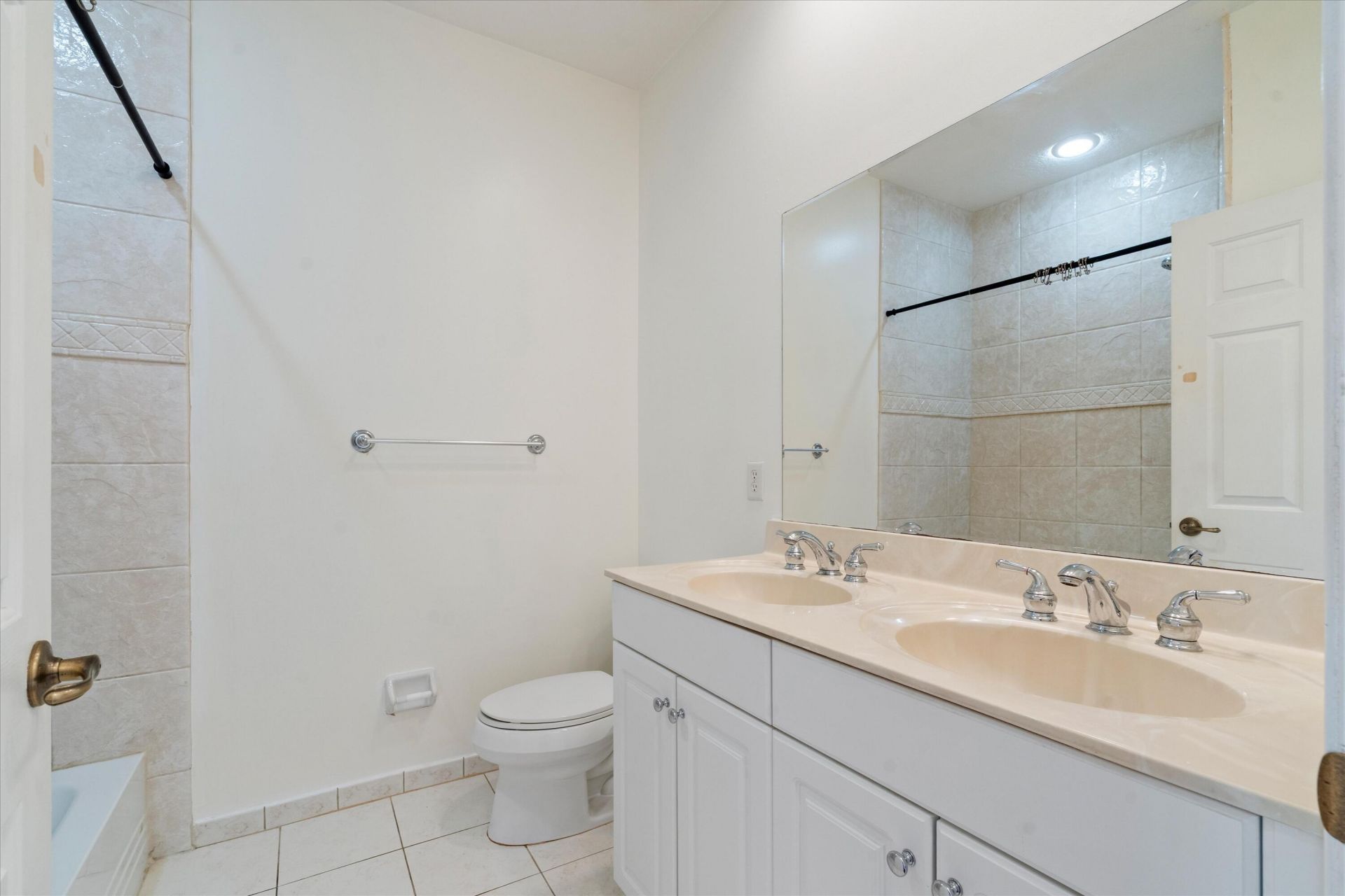 3505 Lakeside Drive, Davie, FL 33328 Photo