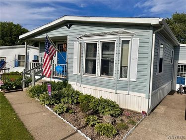 11 Brookridge Drive, Hamburg, NY 14075