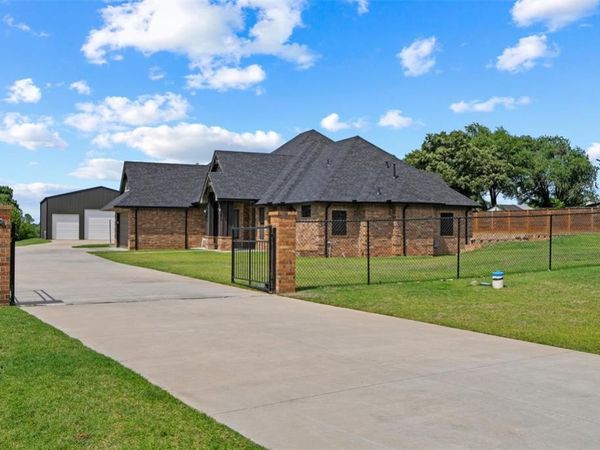 12405 SE 15th Street, Choctaw, OK 73020