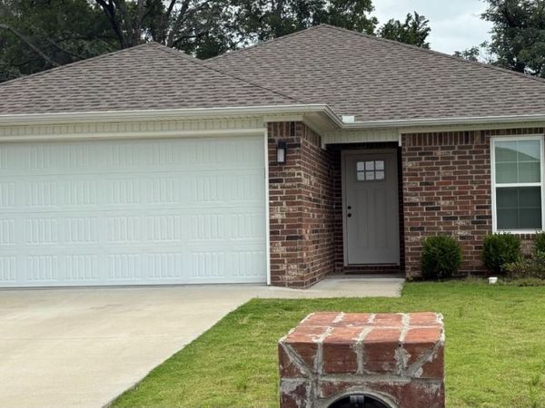 5735 Brookshire Dr, Jonesboro, AR 72401