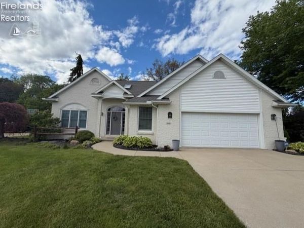 148 Springbrook Drive, Fremont, OH 43420