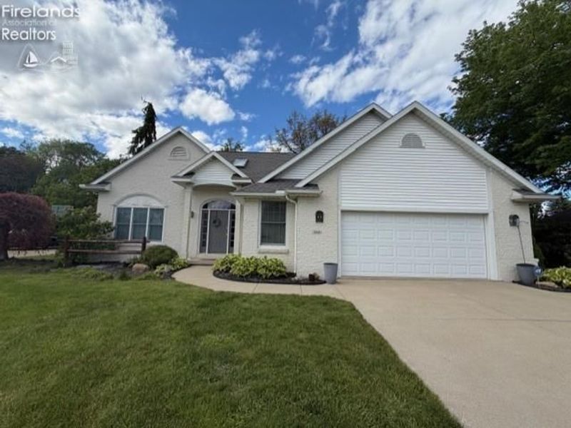 148 Springbrook Drive, Fremont, OH 43420 Photo 1