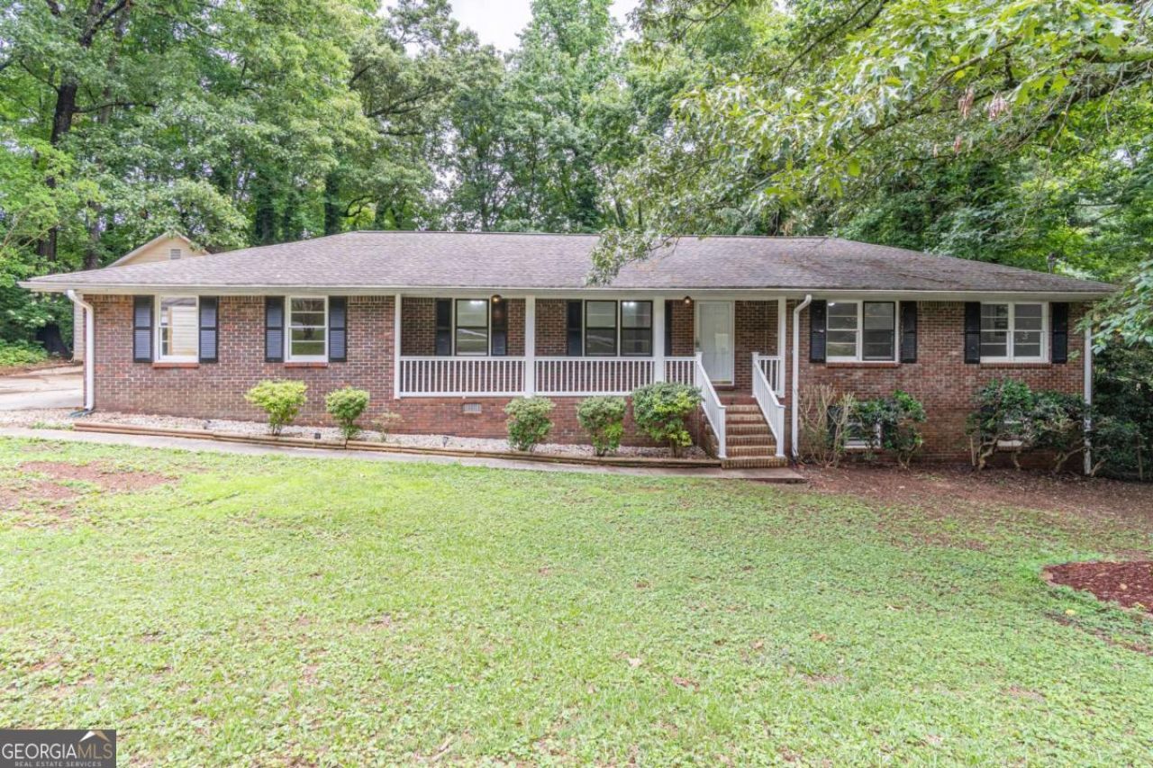 5022 Green Oak Drive Sw, Lilburn, GA 30047 Main Photo
