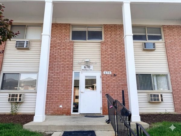 670 Marilyn Avenue, Unit 203, Glendale Heights, IL 60139