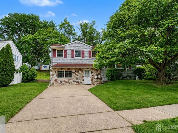 287 Crestwood Drive, Milltown, NJ 08850