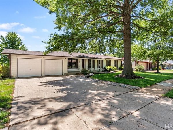 13034 Musket Court, Creve Coeur, MO 63146