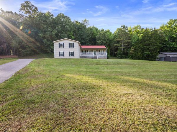 1197 Biter Rd, Cunningham, TN 37052