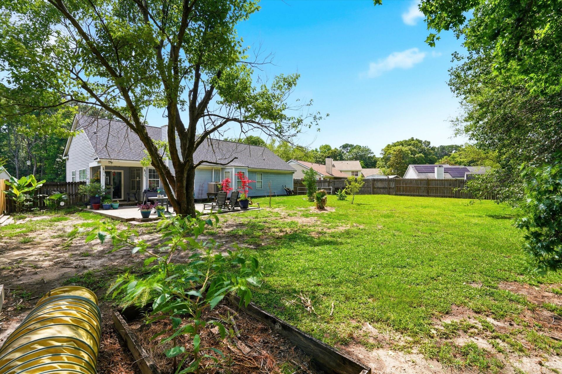 232 Saint Awdry Street Photo 12