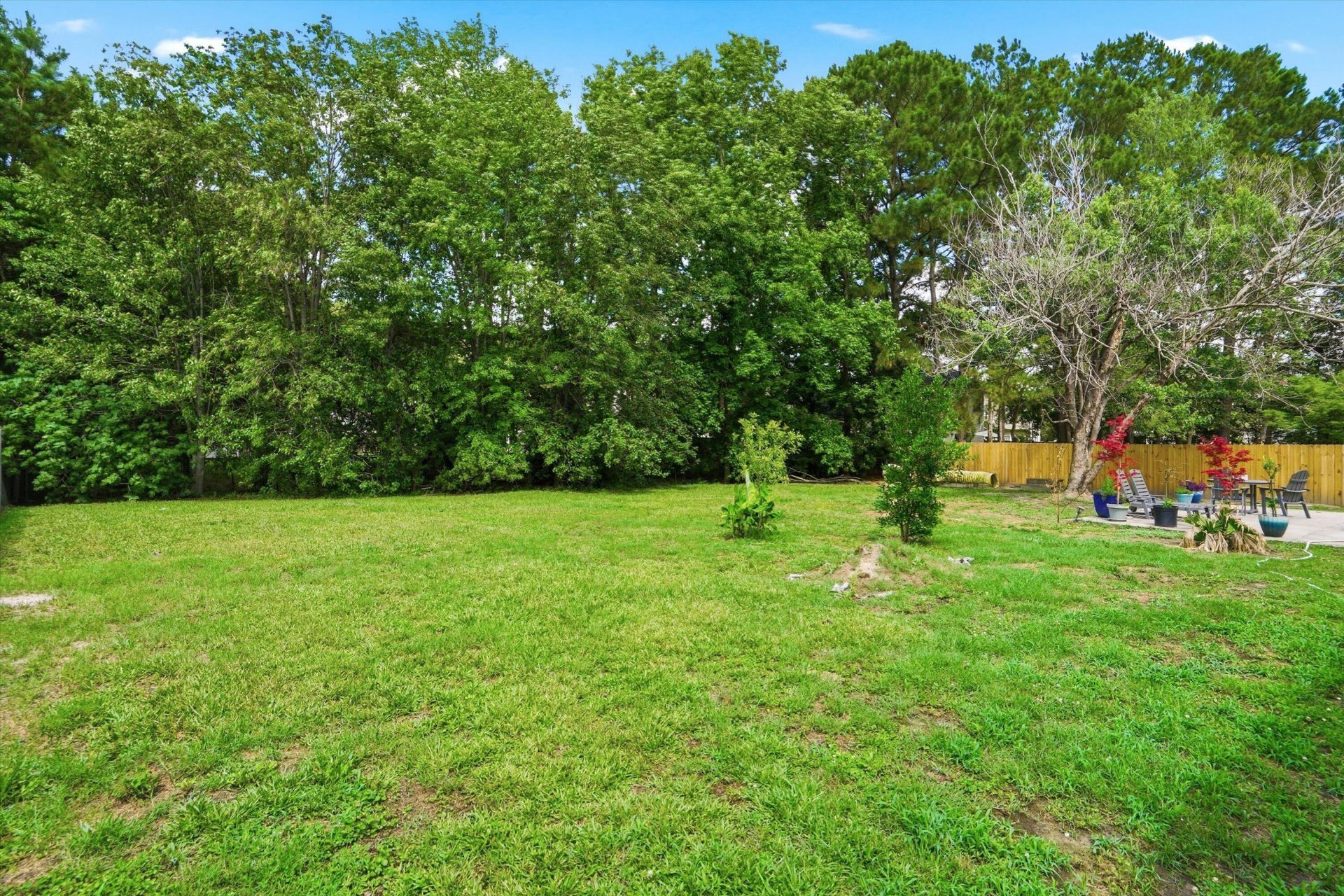 232 Saint Awdry Street Photo 15