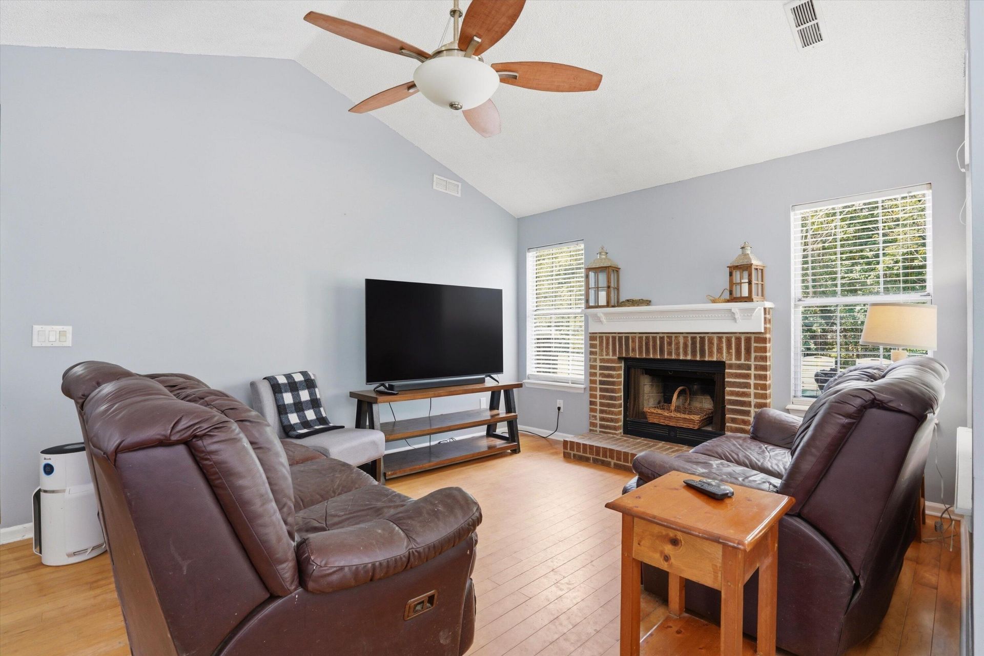232 Saint Awdry Street Photo 6