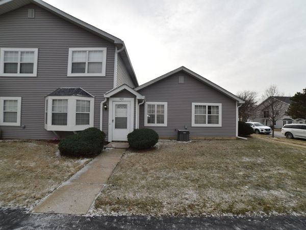 437 N Cambridge Drive , Palatine, IL 60067