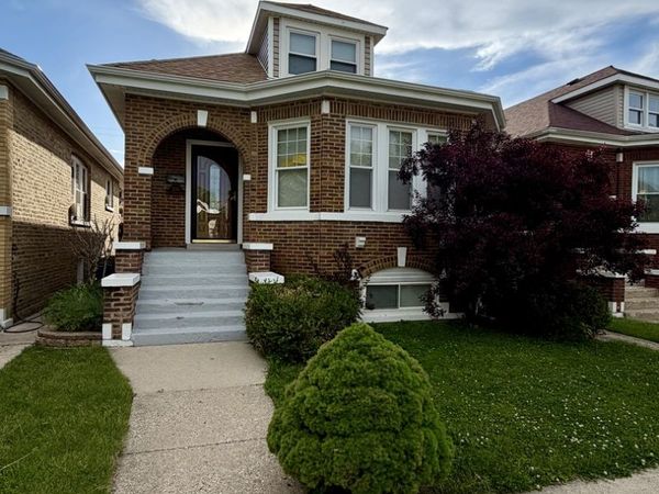 2136 N 75th Avenue , Elmwood Park, IL 60707