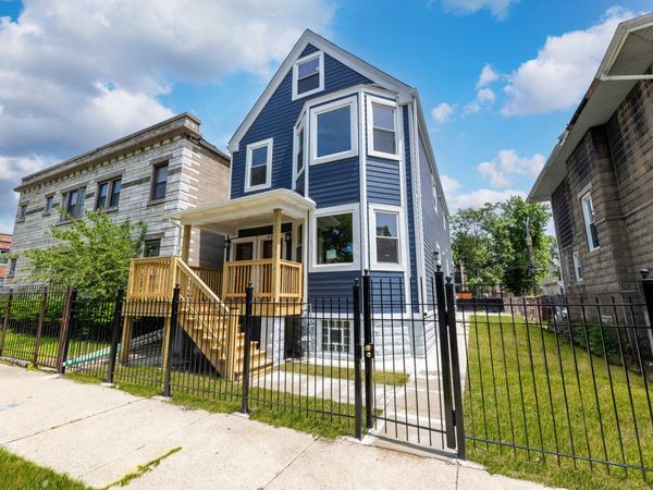 441 N Leclaire Avenue , Chicago, IL 60644