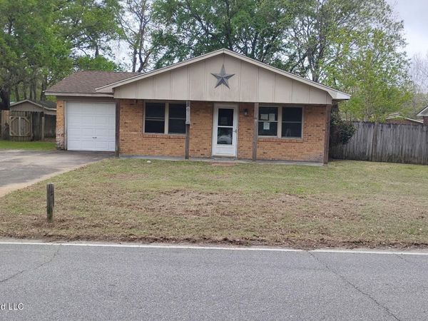 2109 Westgate Parkway, Gautier, MS 39553