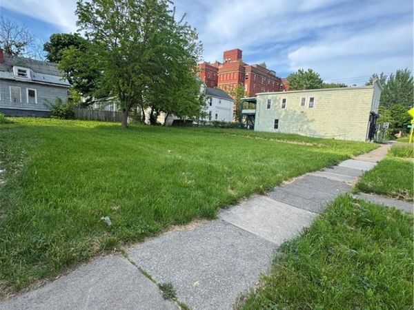 518 Ferry Avenue , Niagara Falls, NY 14301
