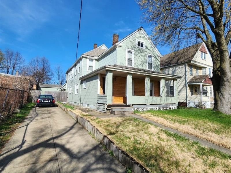 3094 E 65th Street, Cleveland, OH 44127 Photo 2