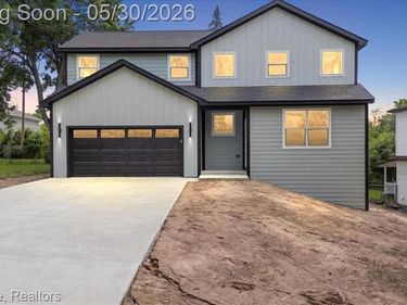 1085 Tecumseh Avenue, Waterford Twp, MI 48327