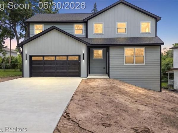 1085 Tecumseh Avenue, Waterford Twp, MI 48327