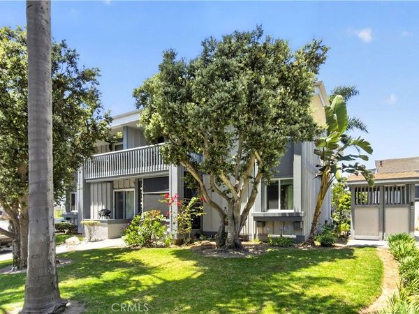 17142 Pacific Coast, Unit 201, Huntington Beach, CA 92649