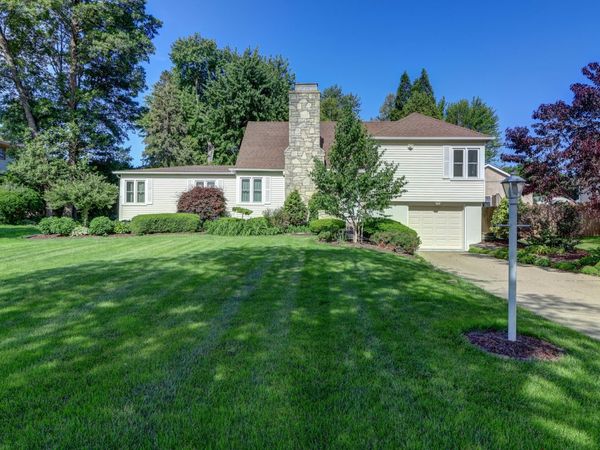 806 N 11th Street, Clinton, IA 52732