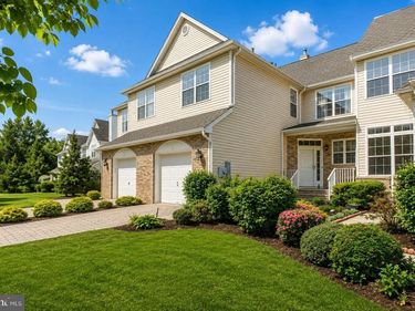 10 THOREAU COURT , EAST WINDSOR, NJ 08520