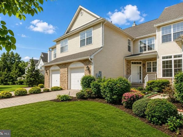 10 THOREAU COURT, EAST WINDSOR, NJ 08520