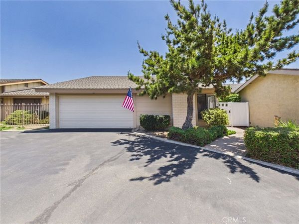 2027 E Fruit, Santa Ana, CA 92701