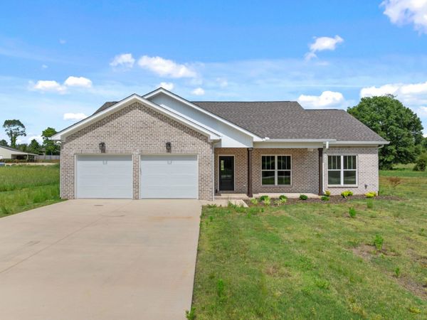 1386 Co Rd 103, Killen, AL 35645