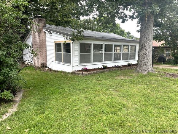 19967 Lakeview Avenue , Warsaw, MO 65355